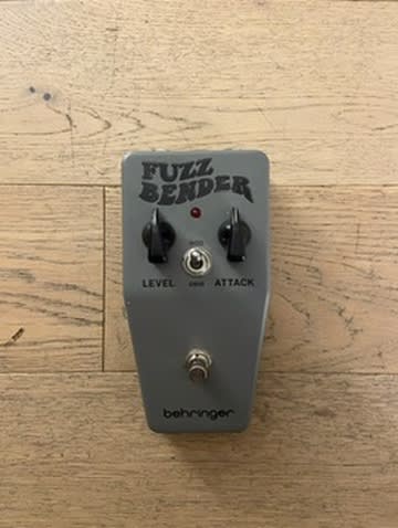 Guitarra Electrico Behringer Fuzz Bender (SKU:2783) | Instrumentos