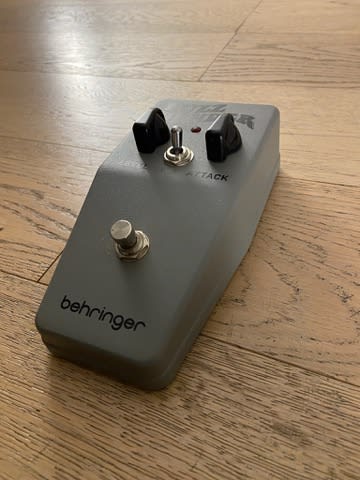 Guitarra Electrico Behringer Fuzz Bender (SKU:2783) | Instrumentos