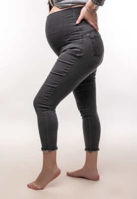JEANS MATERNAL MODELO TOBILLERO GRIS
