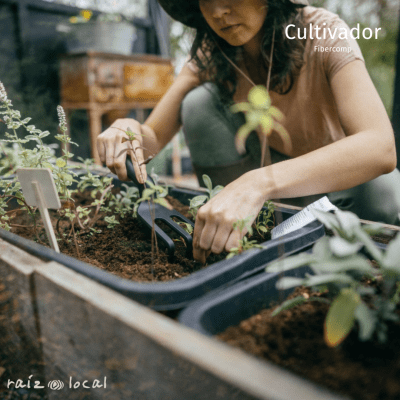 Cultivador FiberComp Fiskars – Ligero y Resistente para Jardinería