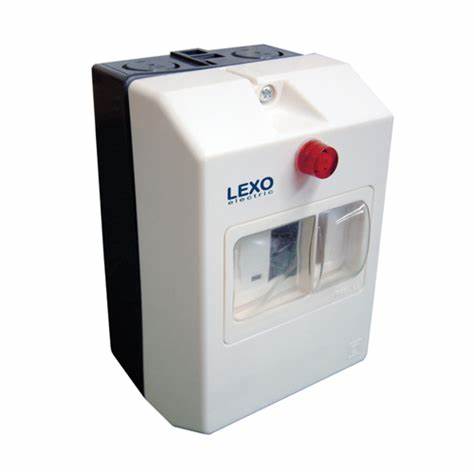 CAJA PARA GUARDAMOTOR CON MEMBRANA Y LUZ PILOTO1