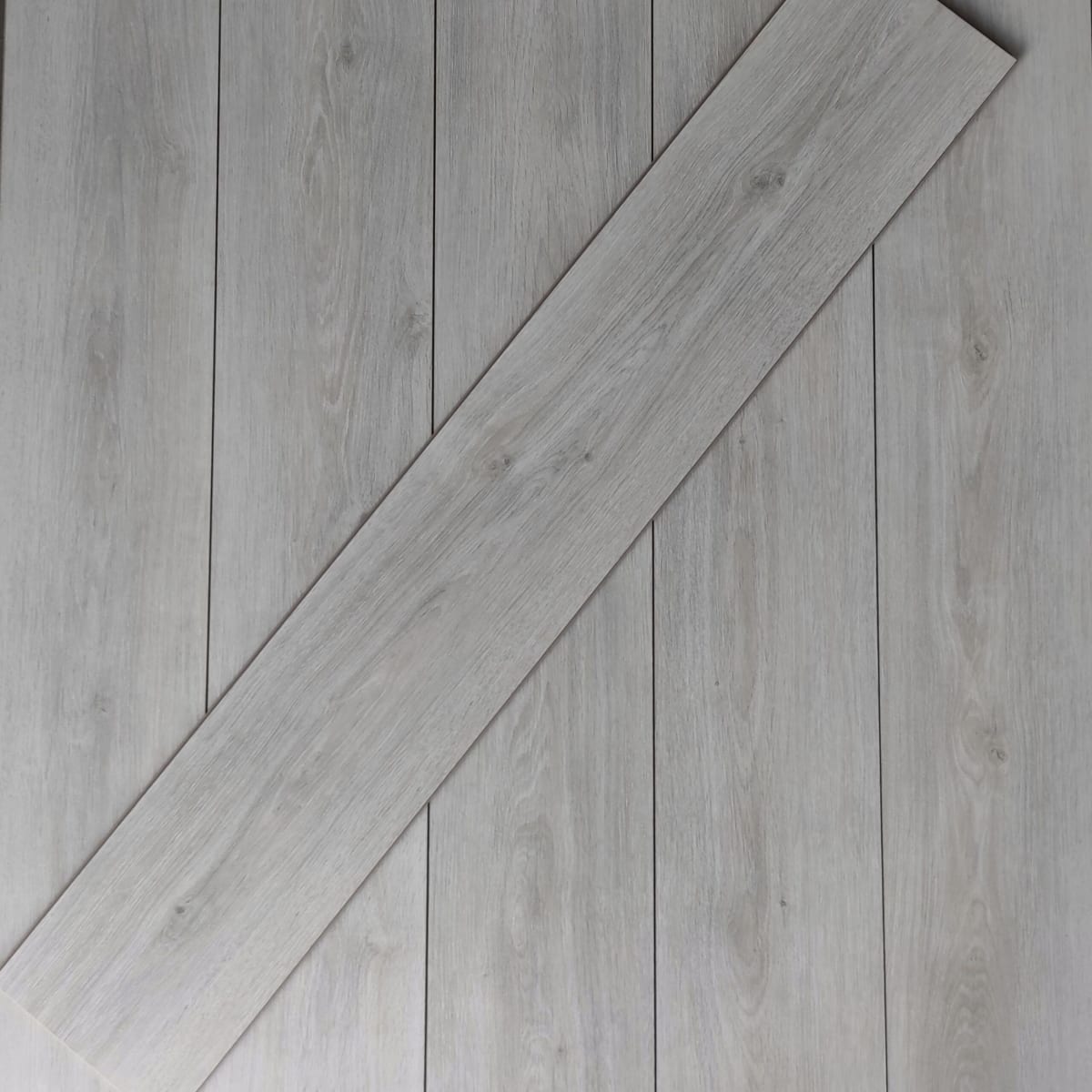 PISO FLOTANTE 8MM 1.952M23