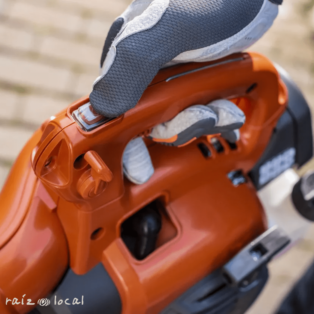 Soplador Husqvarna 125B - Ligero y Potente para Mantenimiento de Jardines6