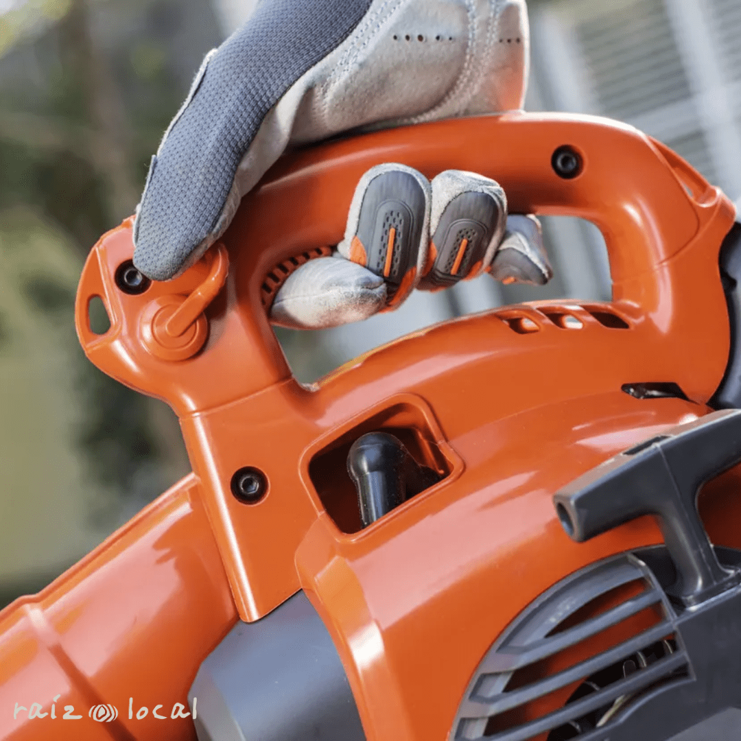 Soplador Husqvarna 125B - Ligero y Potente para Mantenimiento de Jardines5