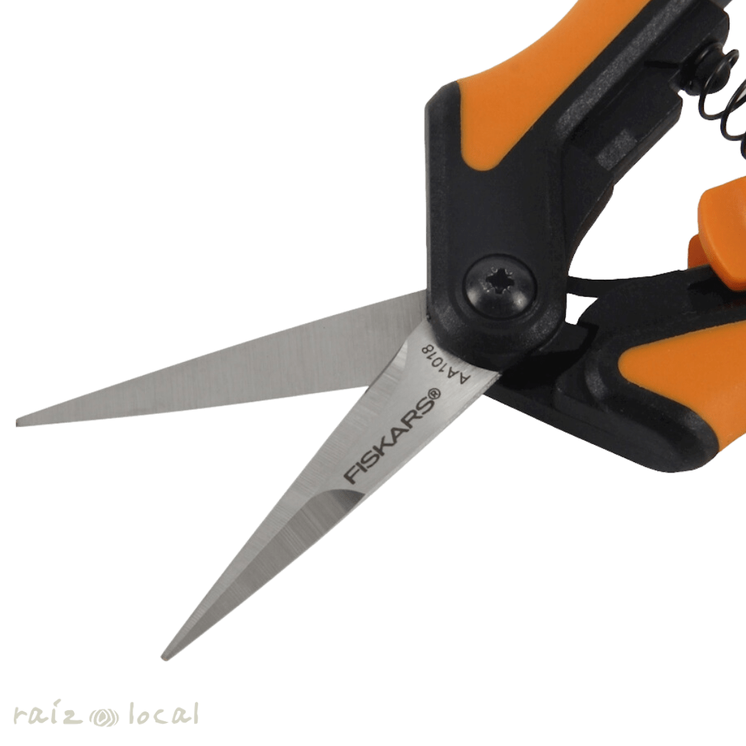 Tijera de Mano Floral Softouch Micro-Tip Fiskars – Cortes Finos y Precisión3