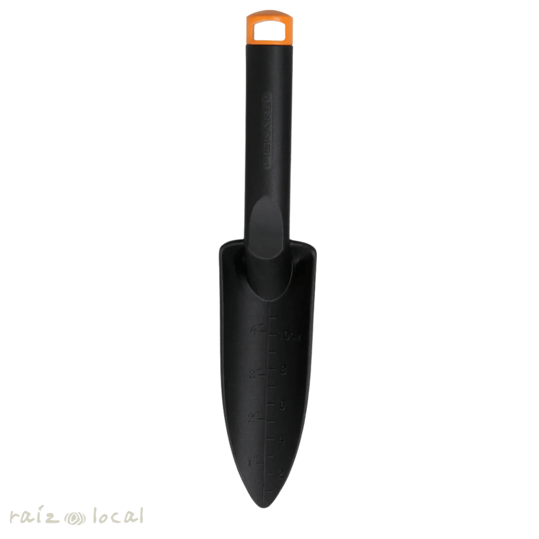 Trasplantador FiberComp Fiskars – Herramienta Precisa y Ligera4