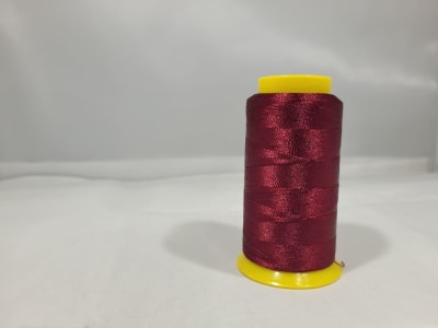 HILO DE BORDAR A MAQUINA PETUNIA BURDEO 52981