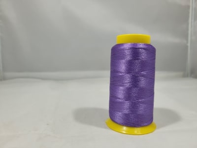 HILO DE BORDAR A MAQUINA PETUNIA MORADO CLARO 5608