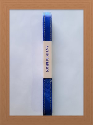 CINTA SATIN BORDE DORADO 1 CM AZUL REY