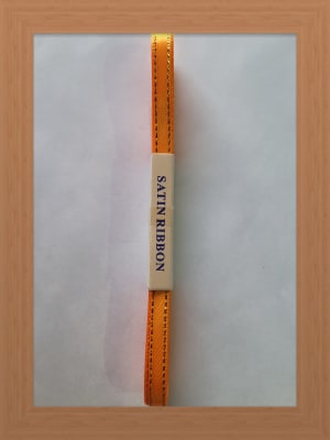 CINTA SATIN BORDE DORADO 0.7 CM NARANJO