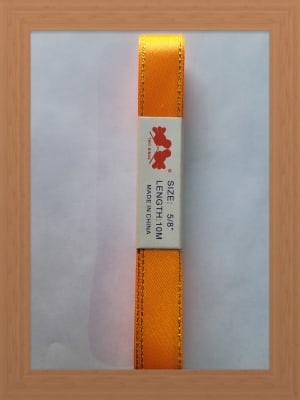 CINTA SATIN BORDE DORADO 1.5 CM NARANJO