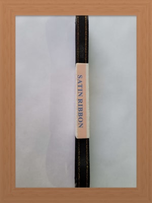 CINTA SATIN BORDE DORADO 0.7 CM NEGRO