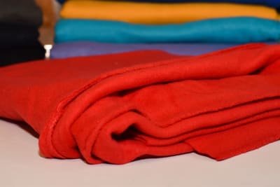 TELA POLAR COLOR ROJO 10