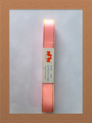CINTA SATIN BORDE DORADO 1.5 CM ROSADO FUERTE