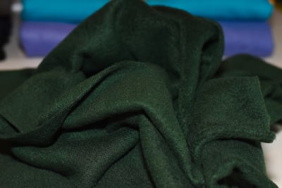 TELA POLAR COLOR VERDE BOTELLA 12