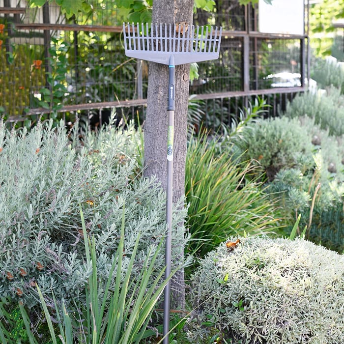 Rastrillo de Plástico Gardena1