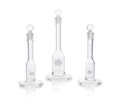 Matraz volumétrico clase A, con tapón de vidrio Pennyhead y base ancha 5 mL (INC IGV)1