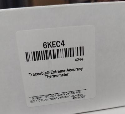 Traceable Extreme-Accuracy Digital Thermometer (INC IGV)