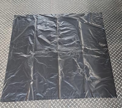 BOLSAS NEGRAS CAPACIDAD DE 220L, BOLSA PLANA, HDPE, 120CM DE LARGO Y 120 CM DE ANCHO DE UNA SOLA CAPA 30 MICRAS PK/50  (INC IGV)