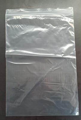 BOLSA ZIPLOC 10 PULGADAS DE ANCHO X 15 PULGADAS DE LARGO, MATERIAL DE POLIETILENO DE BAJA DENSIDAD (LDPE), BOLSA TRANSPARENTE AUTOSELLANTE, UNA SOLA CAPA DE 50 MICRAS PK/100 (INC IGV)1