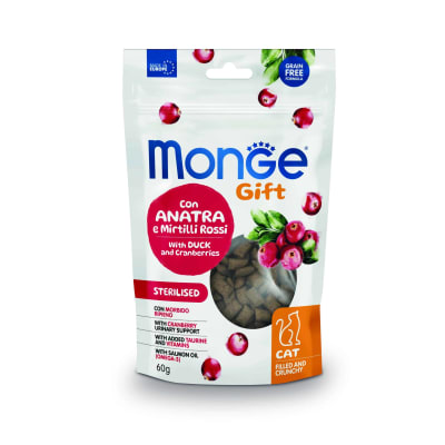 MONGE GIFT FILLED AND CRUNCHY STERILISED CAT PATO Y ARANDANOS
