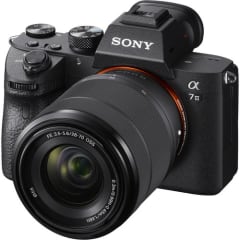 Sony A7 III Cámara Mirrorless + Lente 28-70mm OSS