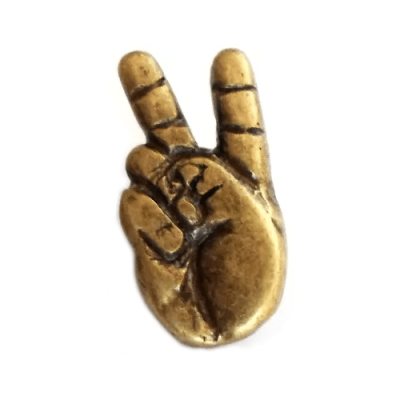 PIN METAL SALUDO LOBATO BRONCE