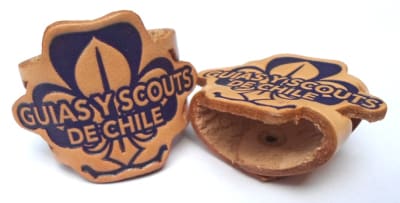 TURCO CUERO INSTITUCIONAL TROQUELADO AZUL