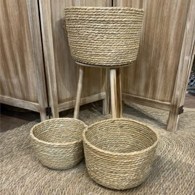 Macetero patas fibra trenzada mediano1