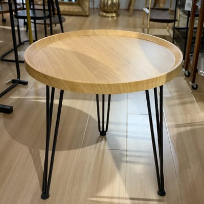 Mesa redonda con patas fierro y cubierta madera biselado1