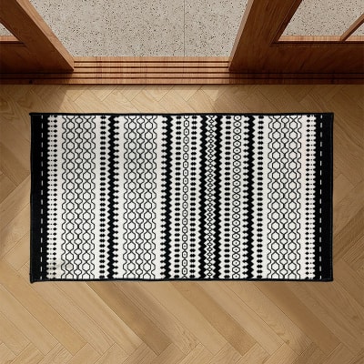 Alfombra bajada de cama diseño negra