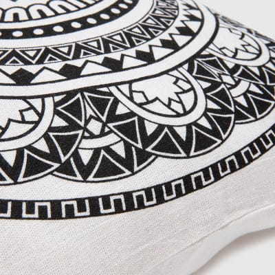 Cojín estampado mandala