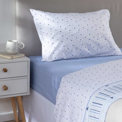 Sábana Zarina estampada 1P triángulos celeste1