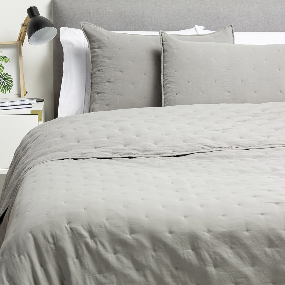 Cubrecama Bordado Prewash Gris 2.5 p