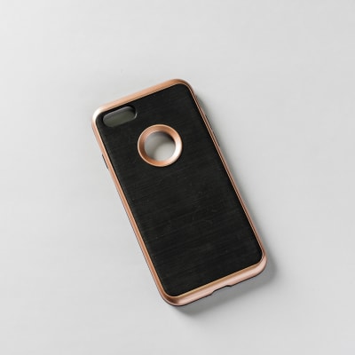 GOMA + BORDE DORADO IPHONE 7/8/SE2