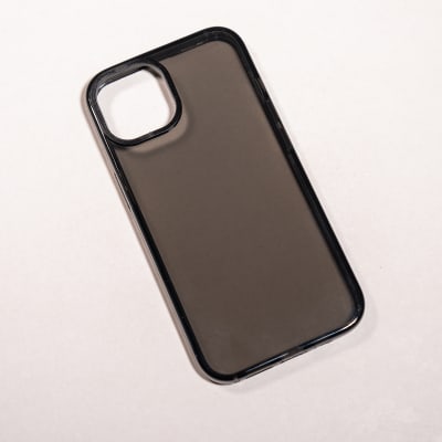 TIPO TECH 21 NEGRO IPHONE 13