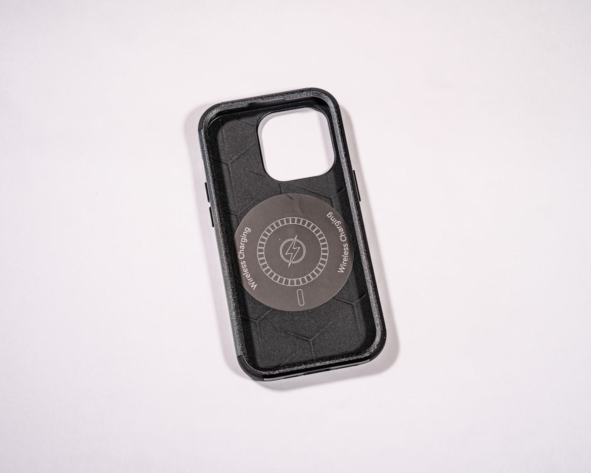 ANTIGOLPES 2 MAGSAFE ALTA PROTECCION NEGRO IPHONE 14 PRO9