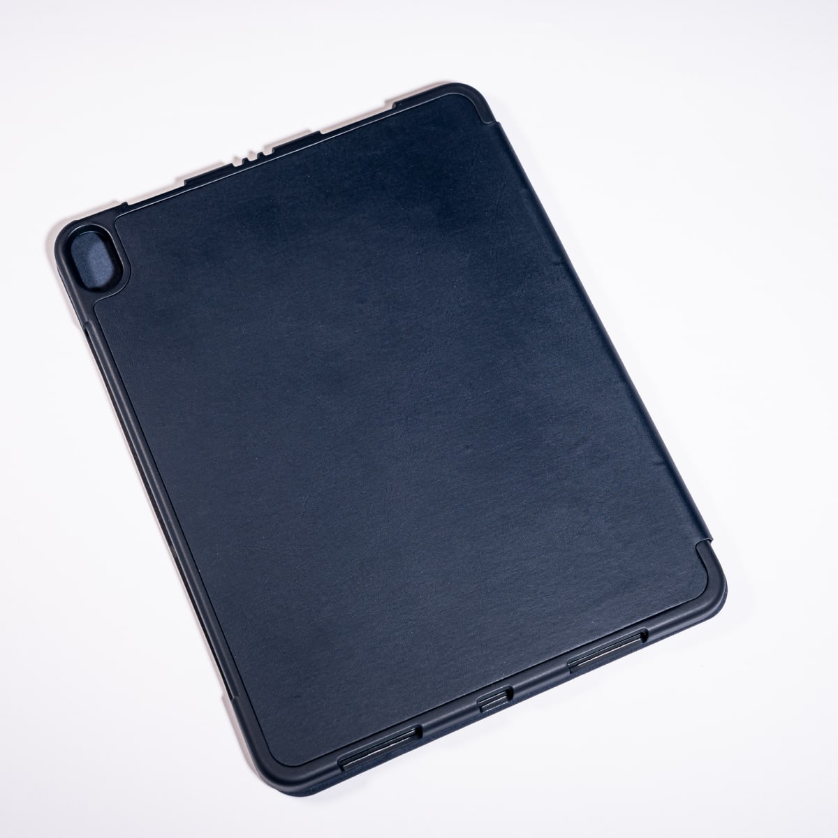 MAGNETICA CON TAPA DE CUERO AZUL MARINO IPAD 10,9´´ AIR DE 4TA/5TA GENERACION1