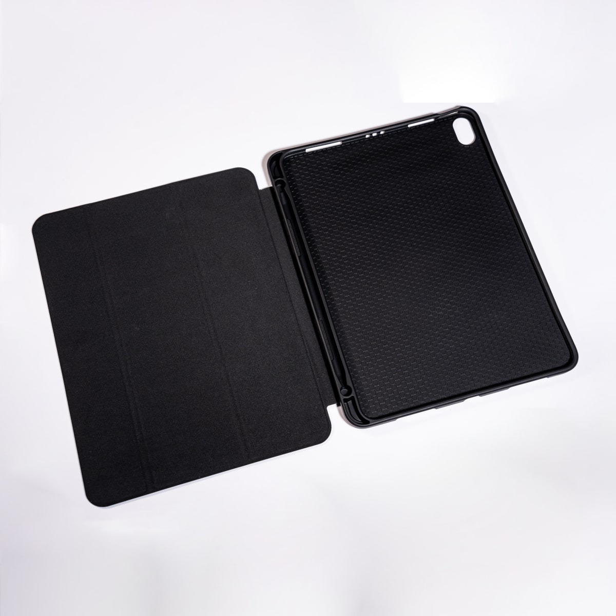 MAGNETICA CON TAPA DE CUERO NEGRO IPAD 10,9´´ AIR DE 4TA/5TA GENERACION2