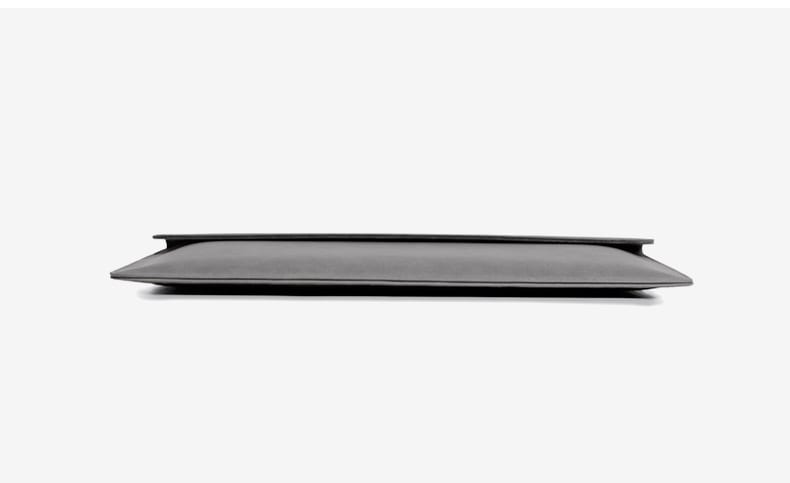ESTUCHE DE CUERO PARA MACBOOK GRIS OSCURO 13.3