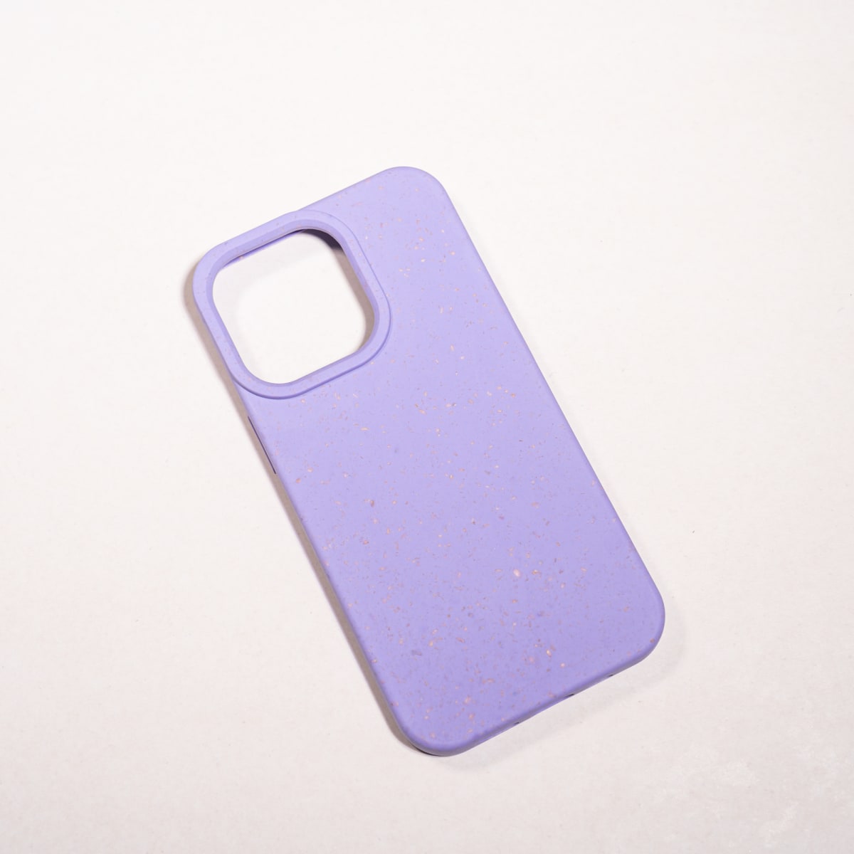 BIODEGRADABLE ANTIGOLPES LILA IPHONE 13 PRO1