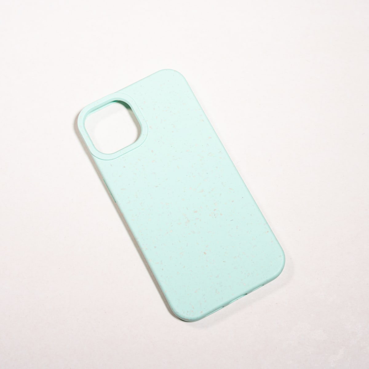 BIODEGRADABLE ANTIGOLPES VERDE AGUA IPHONE 131