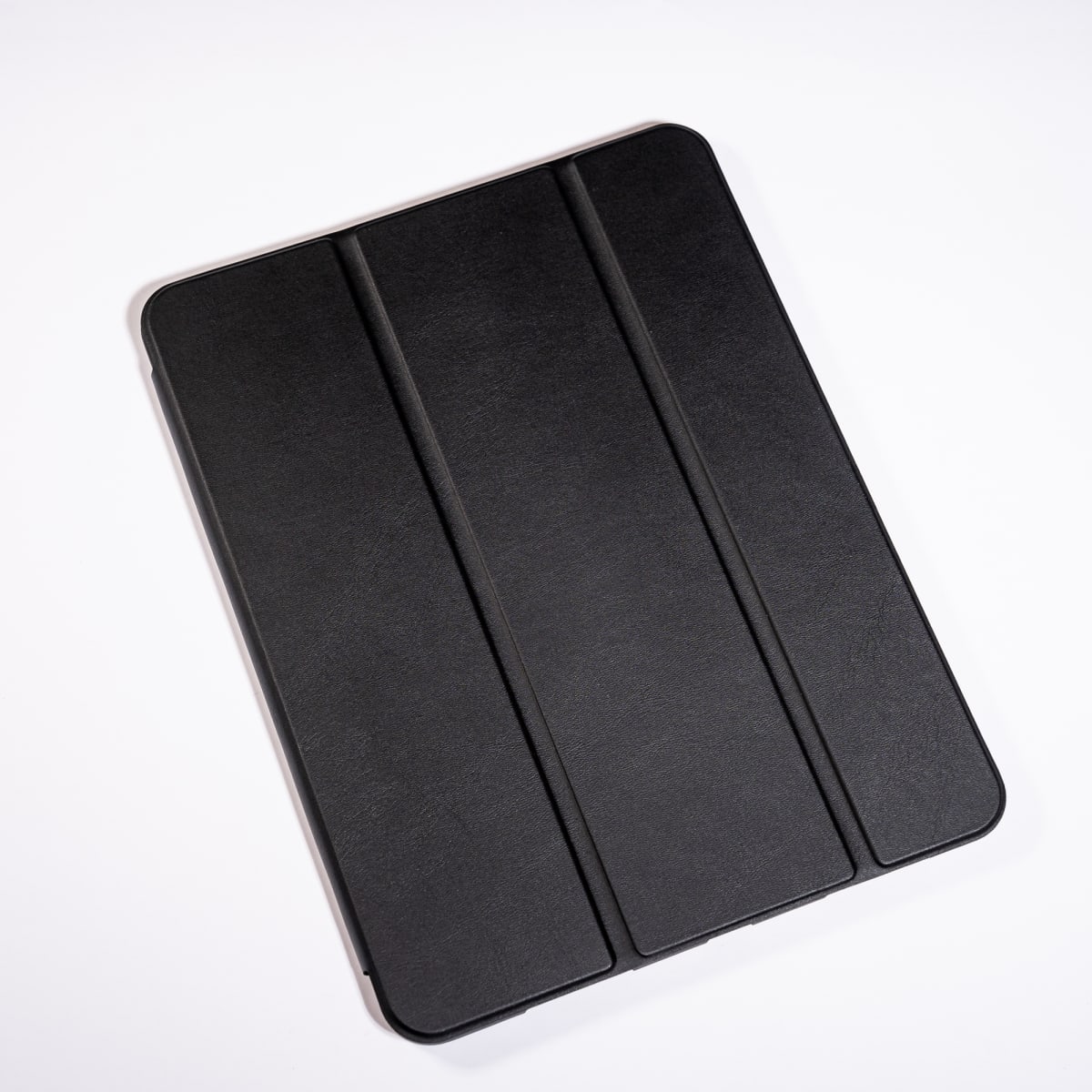 MAGNETICA CON TAPA DE CUERO NEGRO IPAD 10,9´´ AIR DE 4TA/5TA GENERACION3