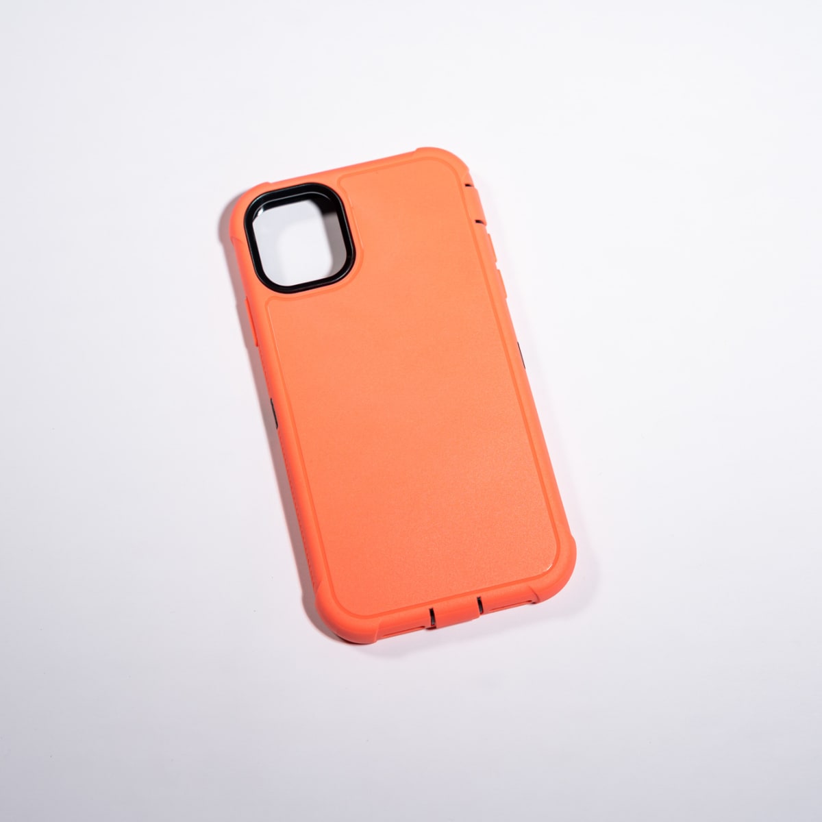ANTIGOLPES ALTA PROTECCION CORAL IPHONE 111