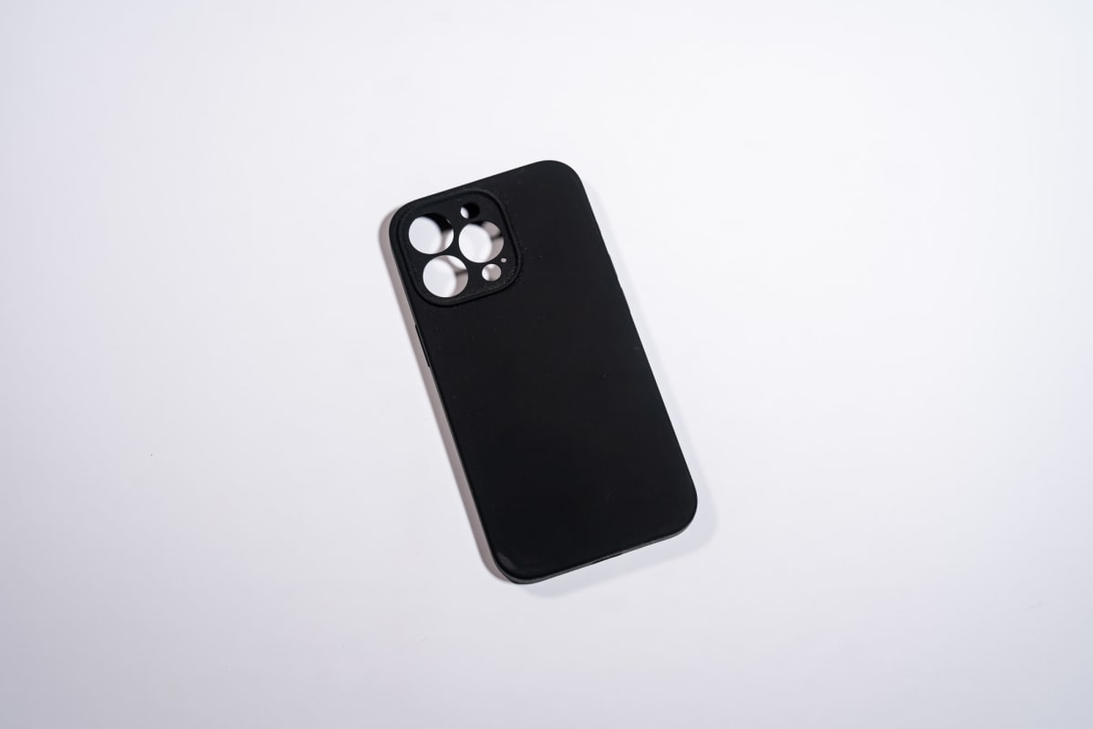 SILICONA C/TERCIOPELO NEGRA IPHONE 13 PRO MAX1