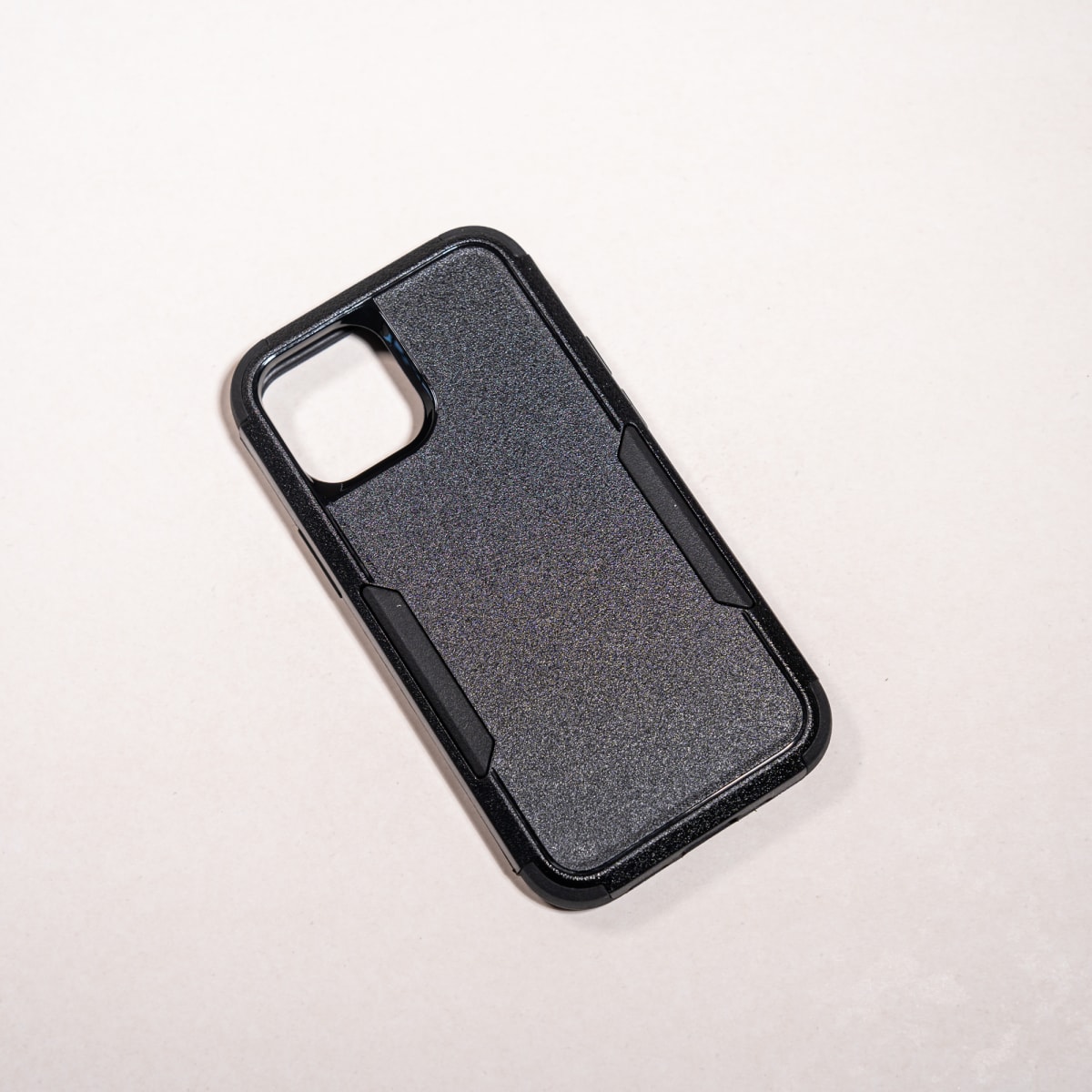 ANTIGOLPES 2 ALTA PROTECCIÓN NEGRO IPHONE 13 MINI1