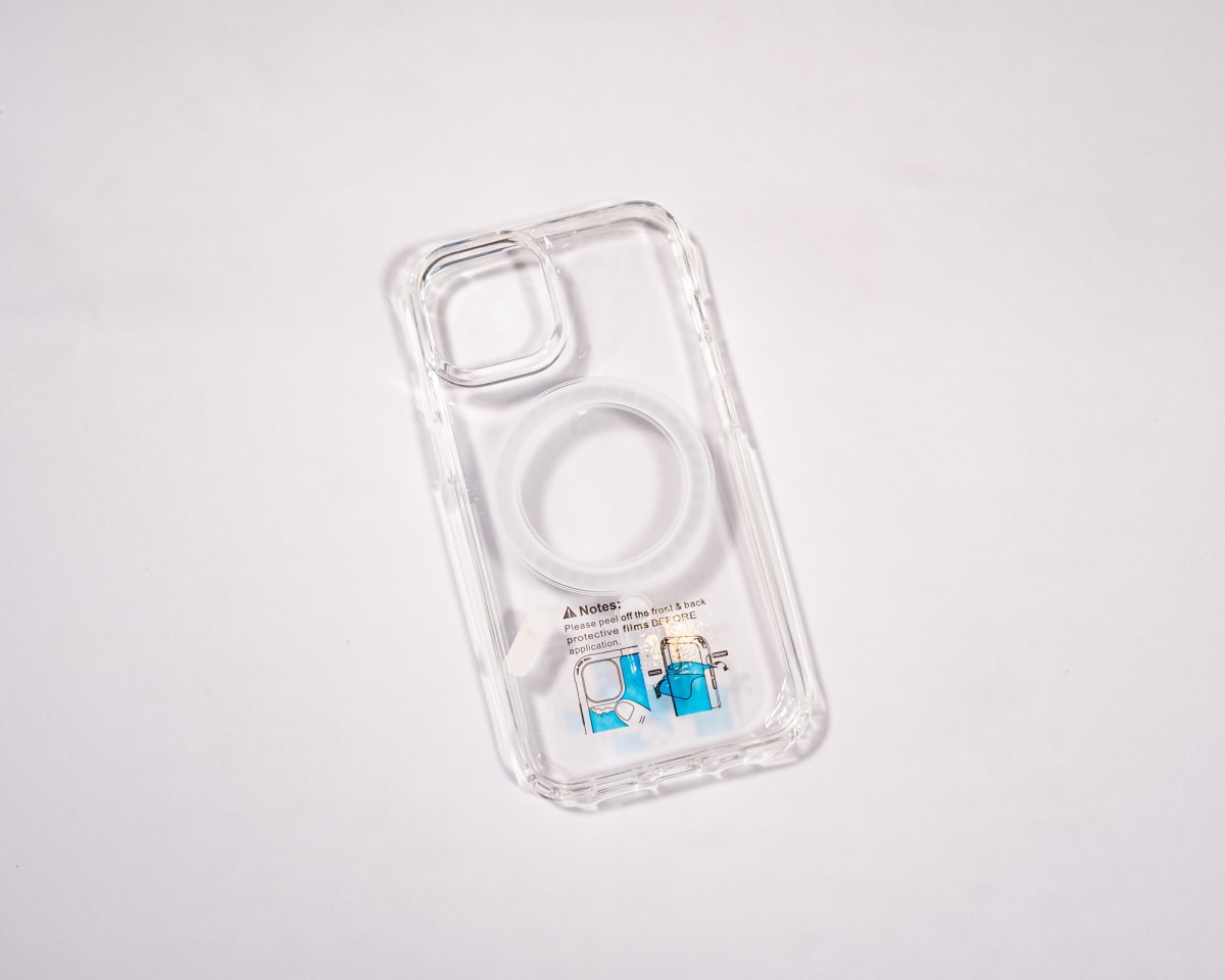 TRANSPARENTE MAGSAFE IPHONE 144