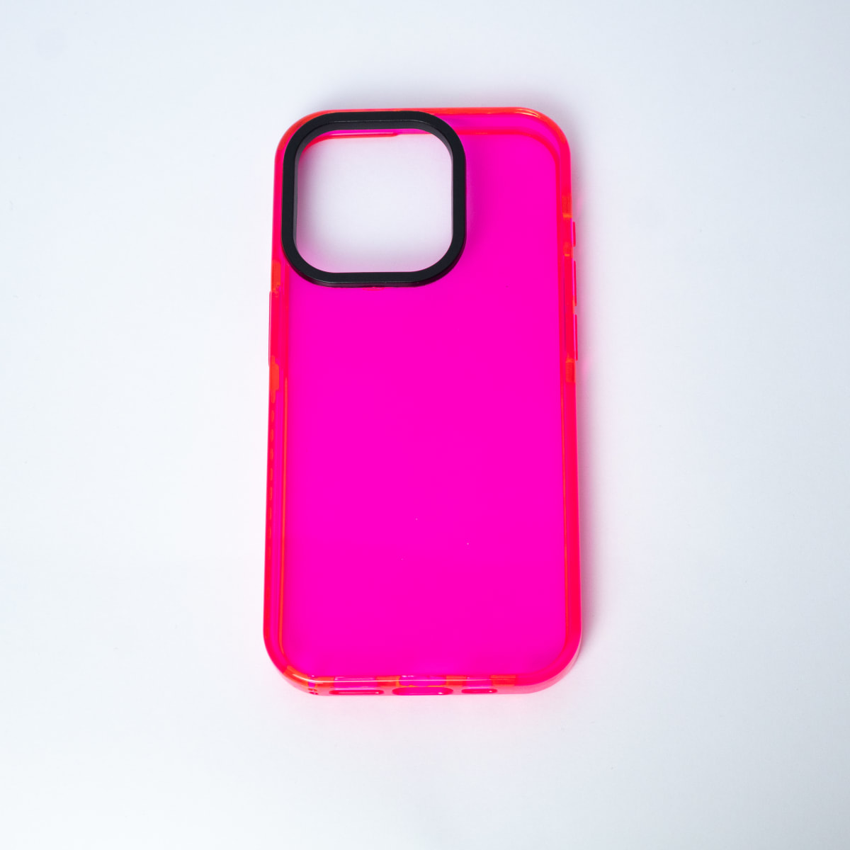 TIPO TECH 21 FUCSIA IPHONE 15 PRO1