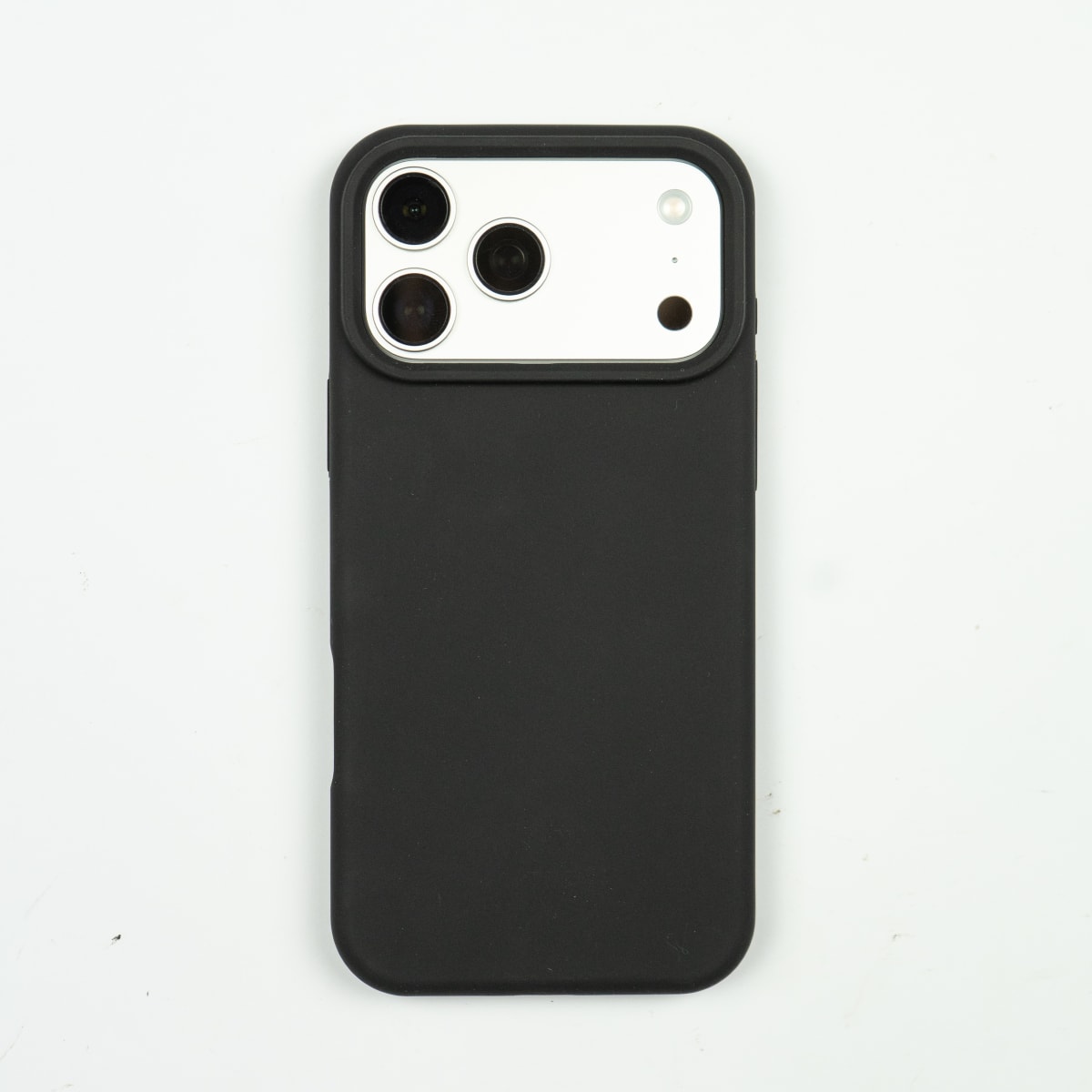 CARCASA DE SILICONA CON MAGSAFE IPHONE 17 PRO NEGRO1