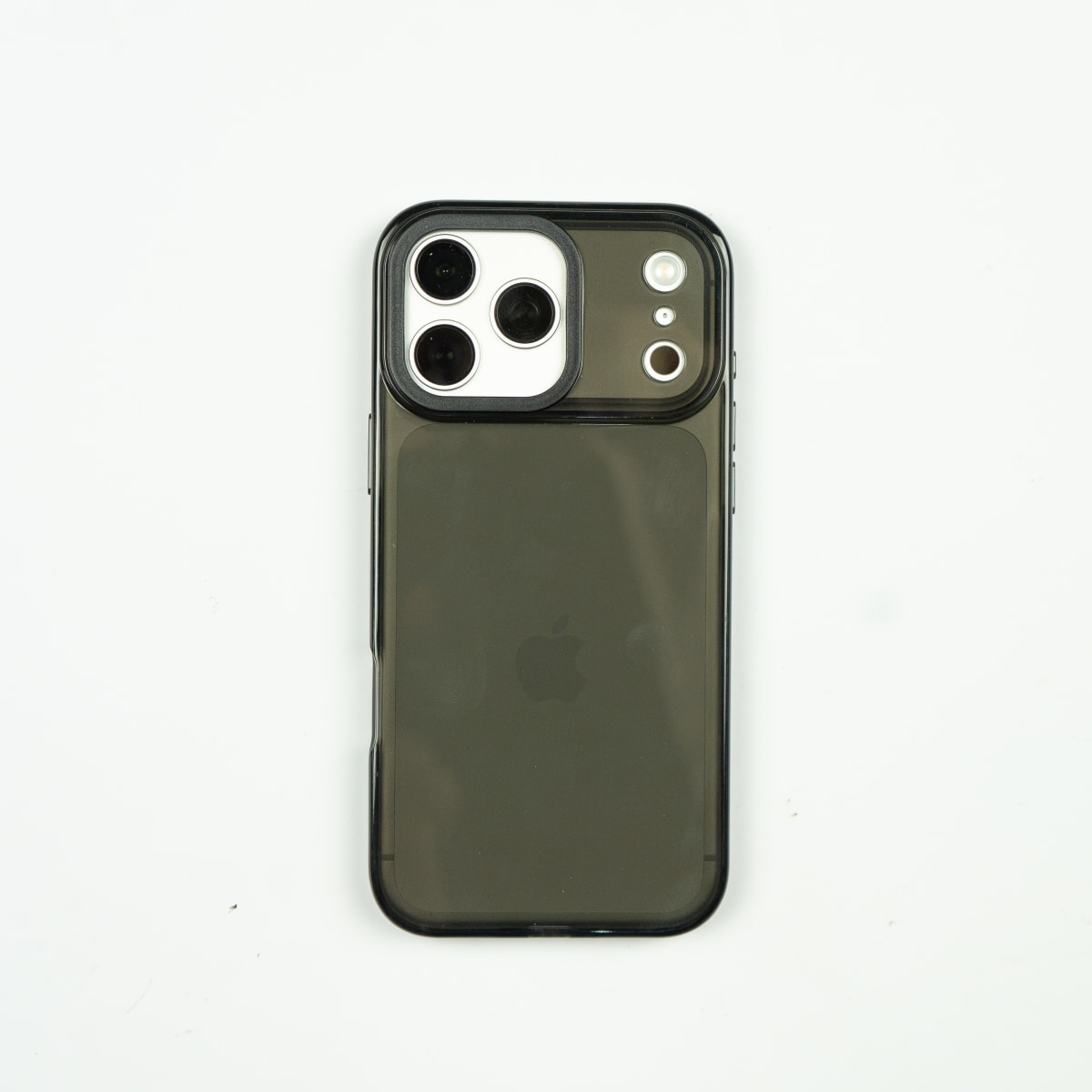 CARCASA TIPO TECH 21 NEGRO IPHONE 17 PRO1